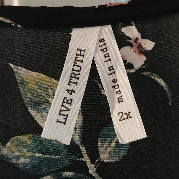 Plus Size Women's 2X Blouse - Picture 5 of 5